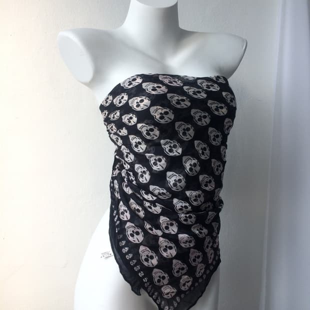 skull pattern scarf