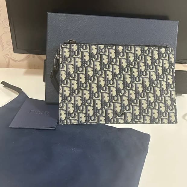 디올 클러치백 a5 풀박스