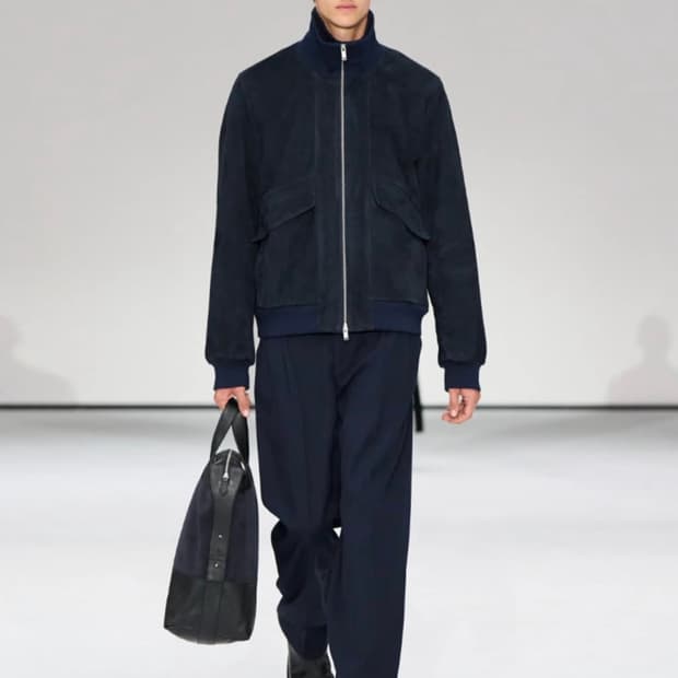 (내일까지만판매/새제품/-30만원할인) COS 스웨이드 플라이트 자켓