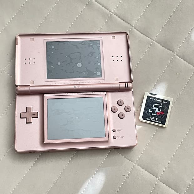 닌텐도 DS Lite 핑크 + DStt칩