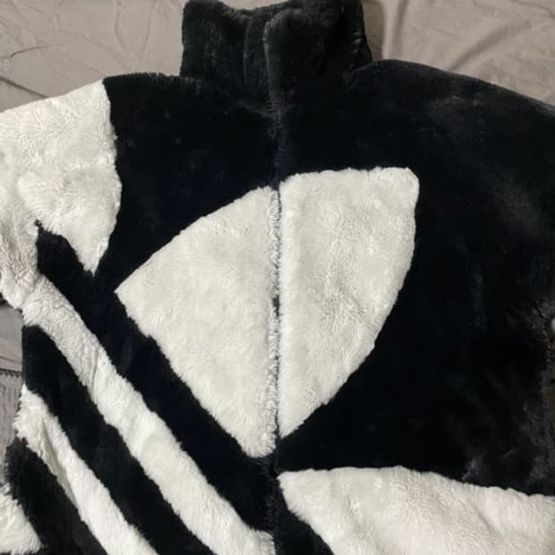 아디다스 퍼 자켓xs