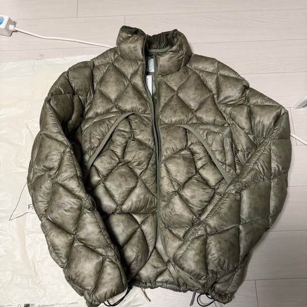 로아 하이킹 nuna 800 패딩 세이지그린 m