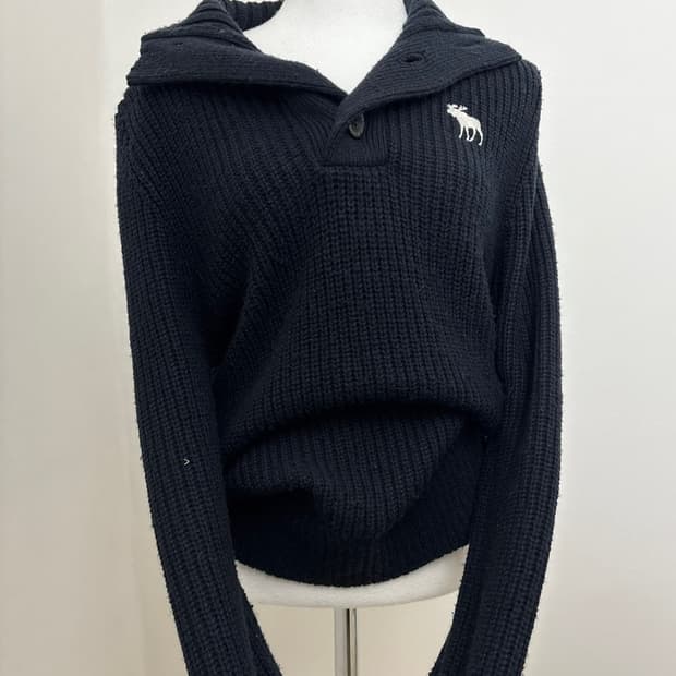 아베크롬비 네이비 단추 니트