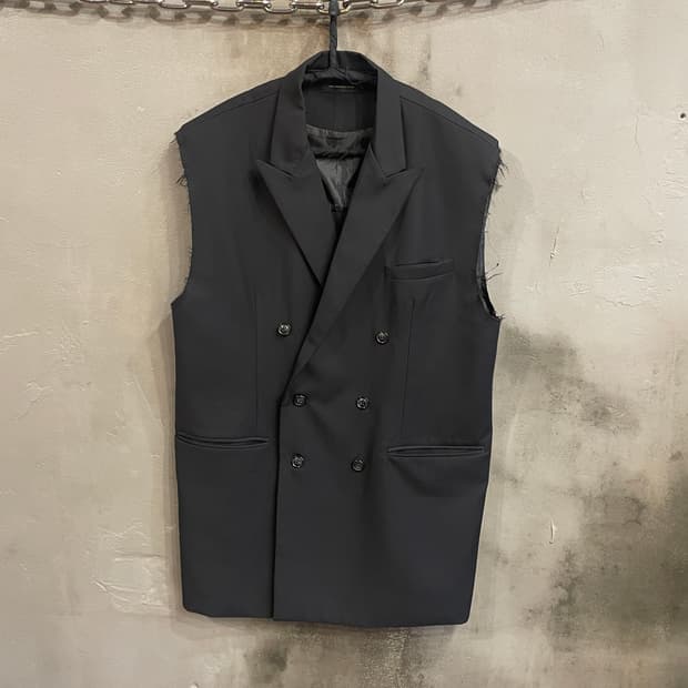 낫 컨벤셔널 로우엣지 베스트