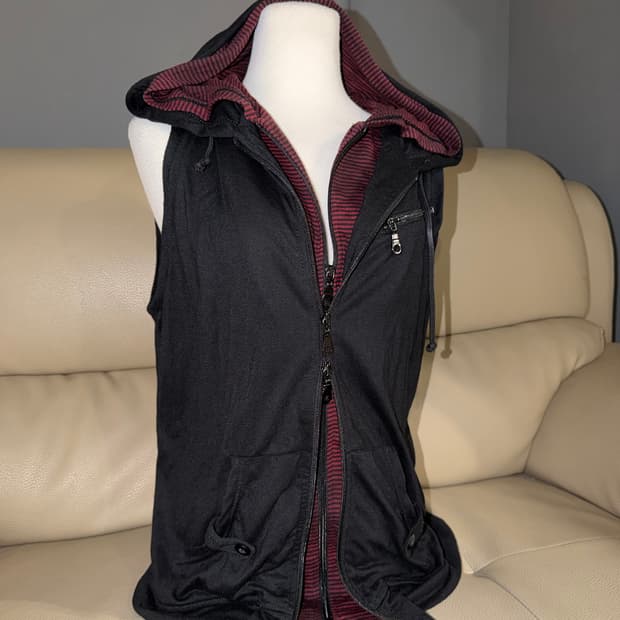 in the attic layered detail hood zip-up
