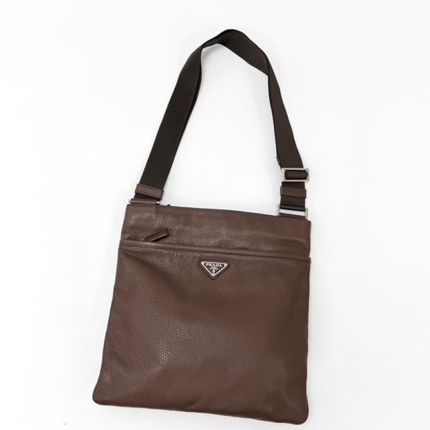 프라다 비텔로 다이노 로고 스트랩 크로스백