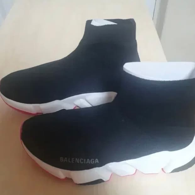 발렌시아가 스피드러너 35 