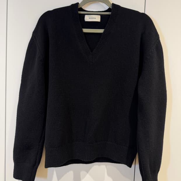 문달 24 Deep V-neck Knit 니트 블랙 S