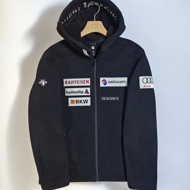 데상트 아우디 후리스 블랙 L