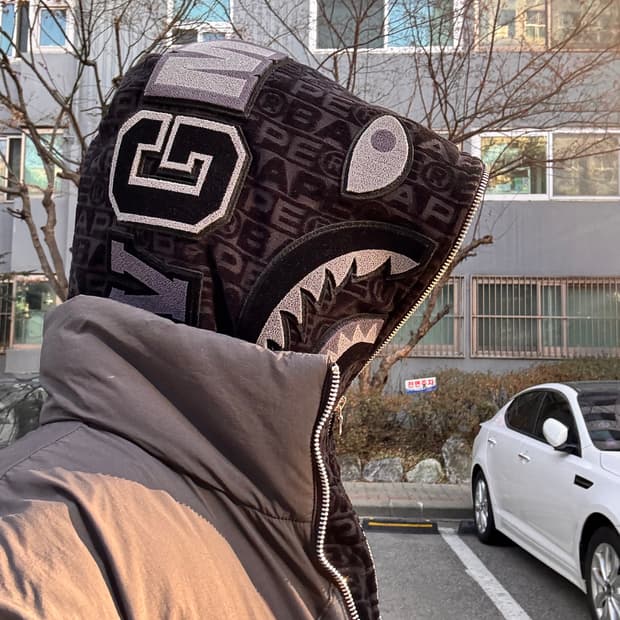 베이프 럭스 스포츠 패턴 샤크 릴렉스드 핏 후드 블랙