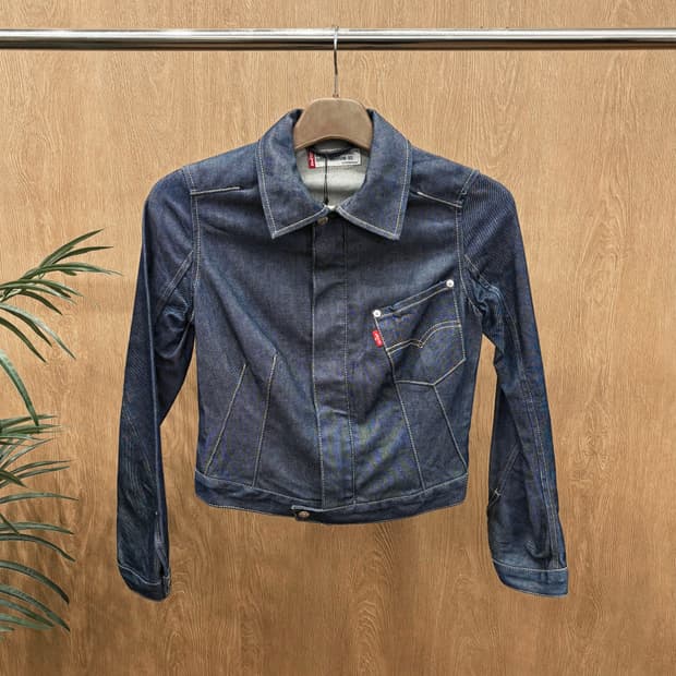 리바이스 엔지니어드 진스 걸즈 크롭 데님 자켓 레드 탭 포켓 디테일 진청