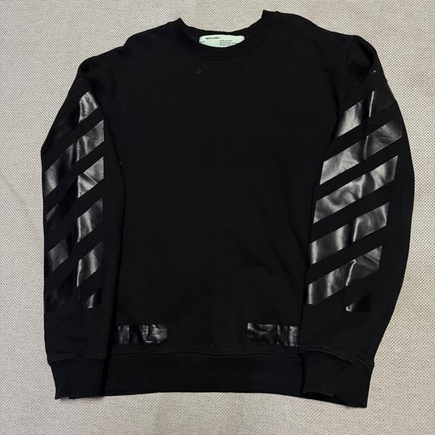 오프화이트 맨투맨