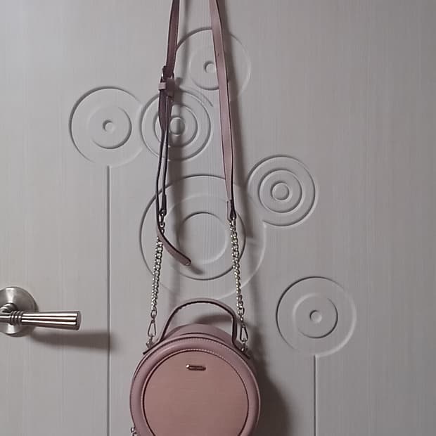 데이비드 존슨 원형 크로스백 