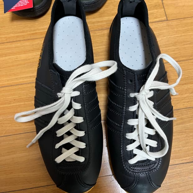 아디다스 재팬 블랙/슈레이스 화이트/밑창 검솔 240