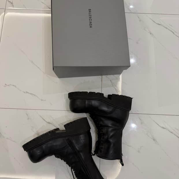 [43] 발렌시아가 스톰퍼 부티 레더