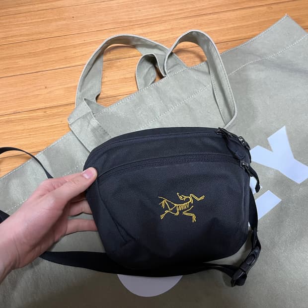 아크테릭스 맨티스1 블랙-옐로스티치