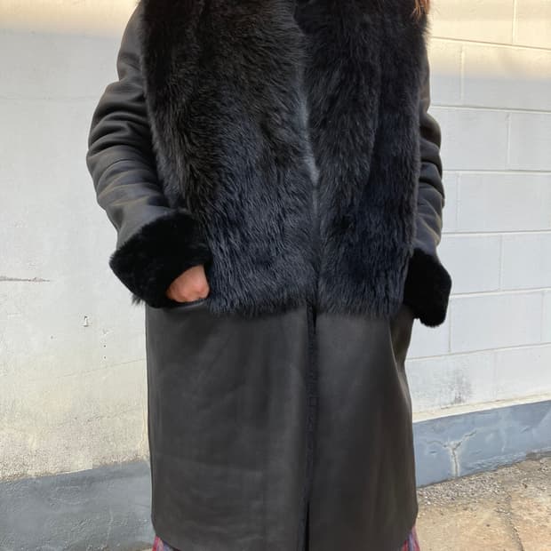 [44] 시슬리 앙가죽100% 무스탕 코트