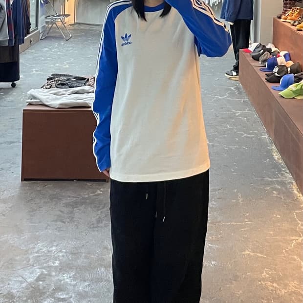 아디다스 스트라이프 나그랑 롱 슬리브 H1288