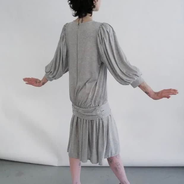 에옹쓰 아르누보 드레스 그레이