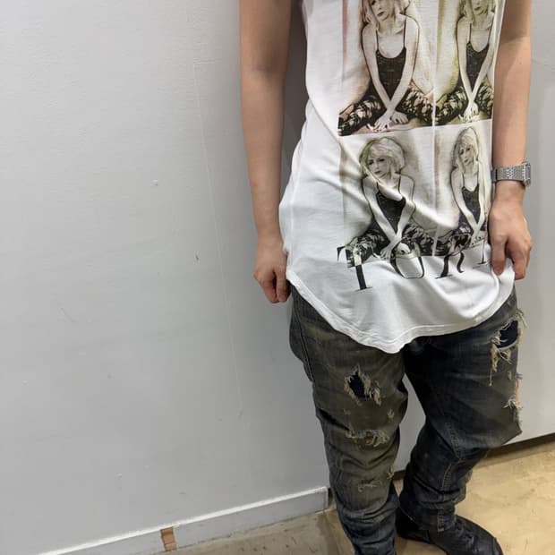 릴리전 그런지 실루엣 티셔츠