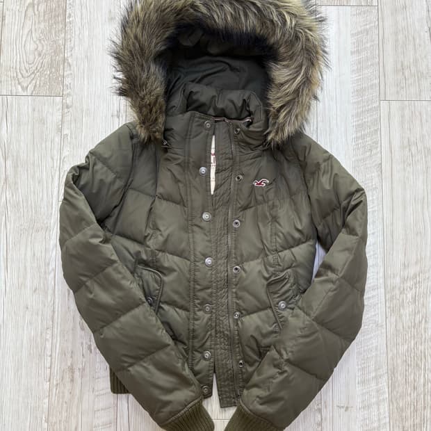 홀리스터 울프죠 딱붙핏 패딩 s