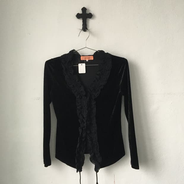 Ruffle point velvet cardigan