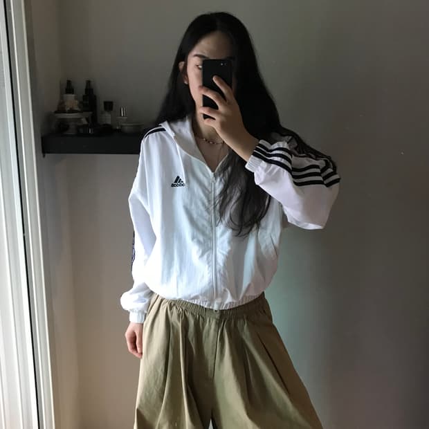 아디다스 삼선 로고 화이트 바람막이 자켓