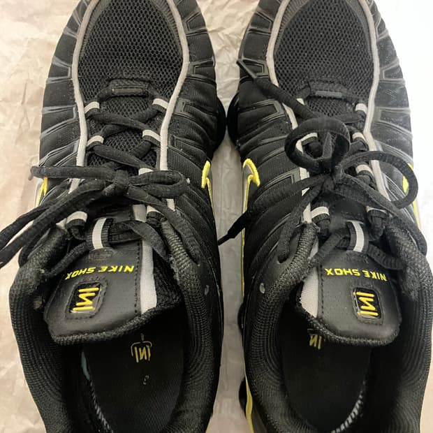 나이키 샥스 다이나믹 옐로우 270