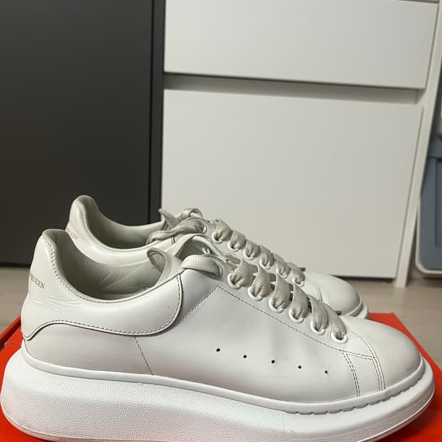 정품)알렉산더맥퀸 오버솔 (white)