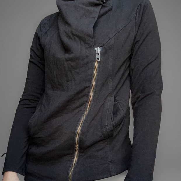 헬무트 랭 비대칭 하이넥 드레이프 자켓