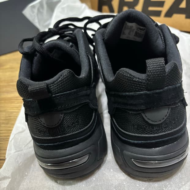 뉴발란스 878 트리플 블랙 235사이즈