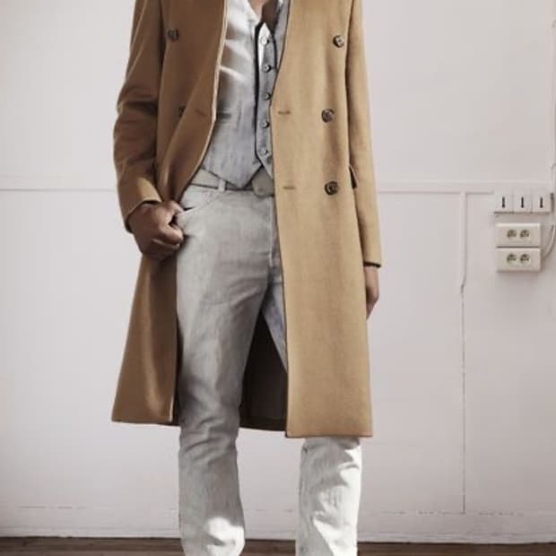 마틴 마르지엘라 x H&M 컷아웃 코트 