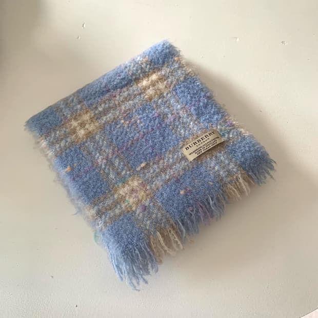 Burberry wool muffler