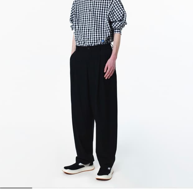 아더에러 셔츠 Sig; BL Tag shirt 03 Noir 색상