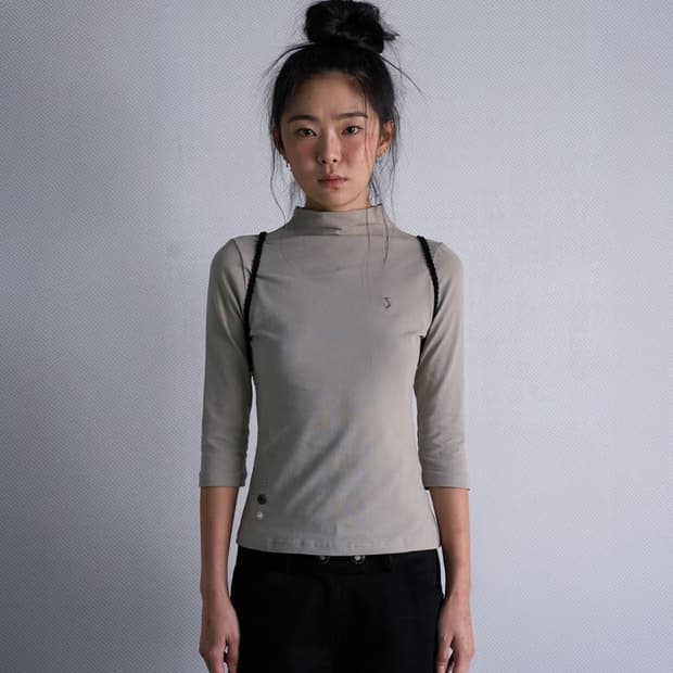 Sio seoul 시오 서울 하프 넥 카프리 슬리브 탑 베이지