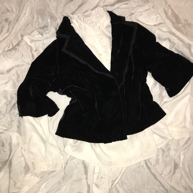 Des Pres 고스로리 벨벳 숏자켓