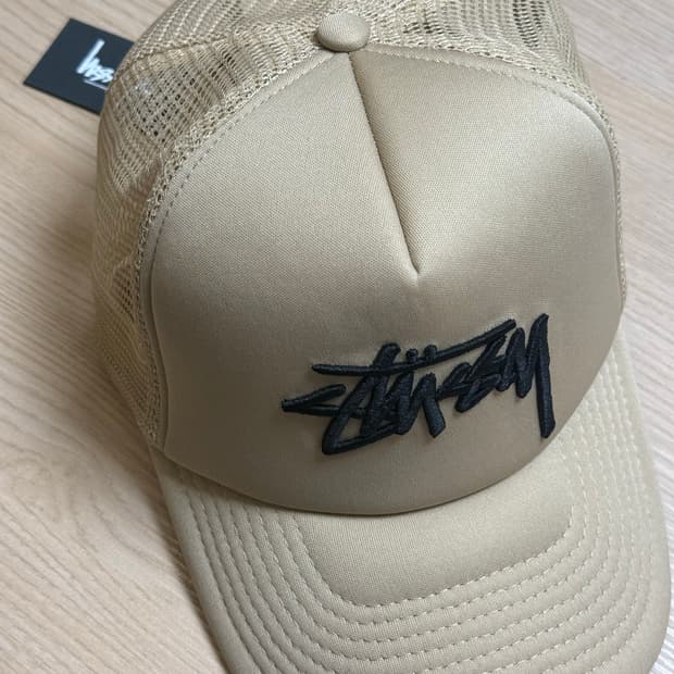 스투시 메쉬 트러커 캡 베이지 