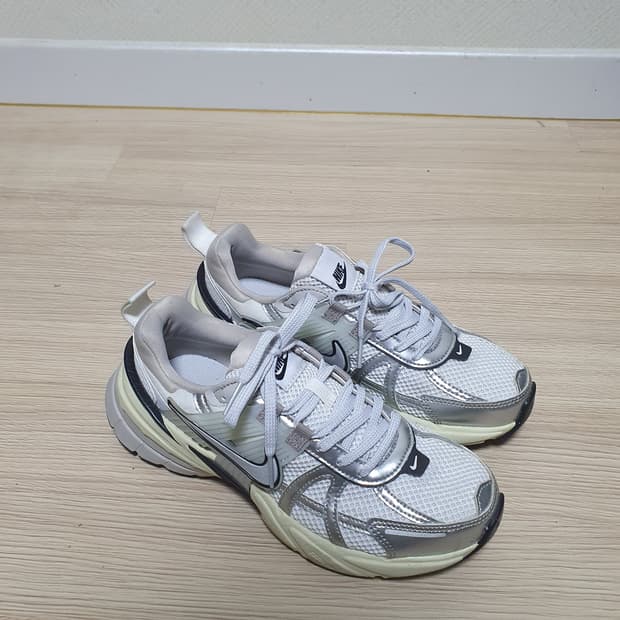 나이키 v2k 런 운동화 240