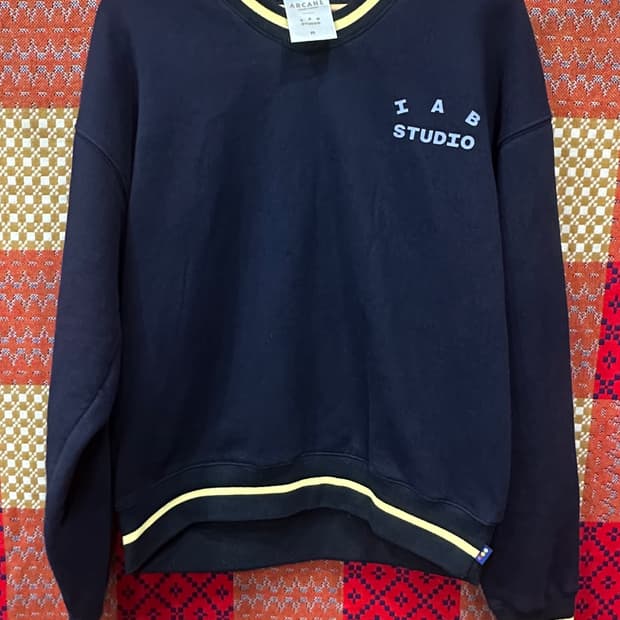 아이앱 스튜디오 x 아케인 필트오버 스웨트셔츠  m
