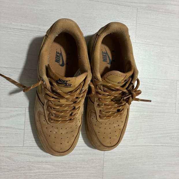 나이키 에어포스 1 로우 된장 스니커즈 240