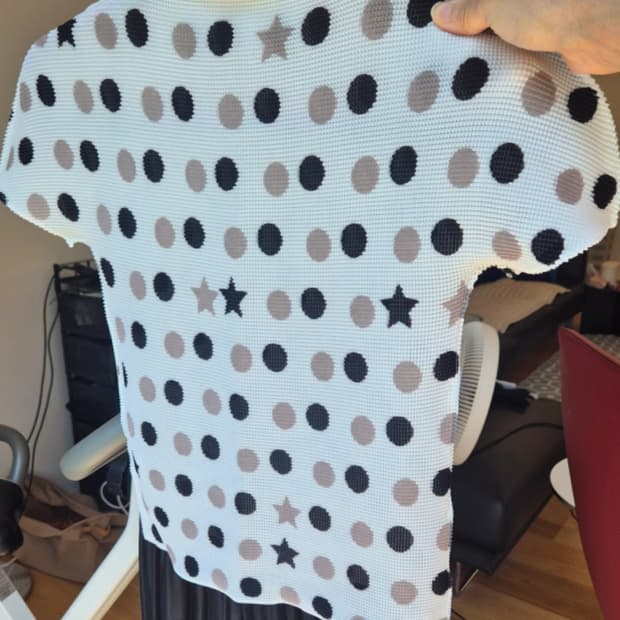 플리츠플리즈 도트 반팔