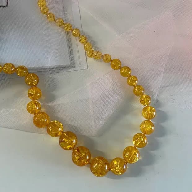 호박 구슬 목걸이 