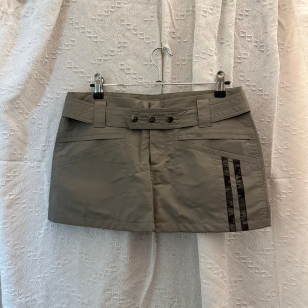 Badee Bexy Lowrise Mini Skirt Sand Khaki