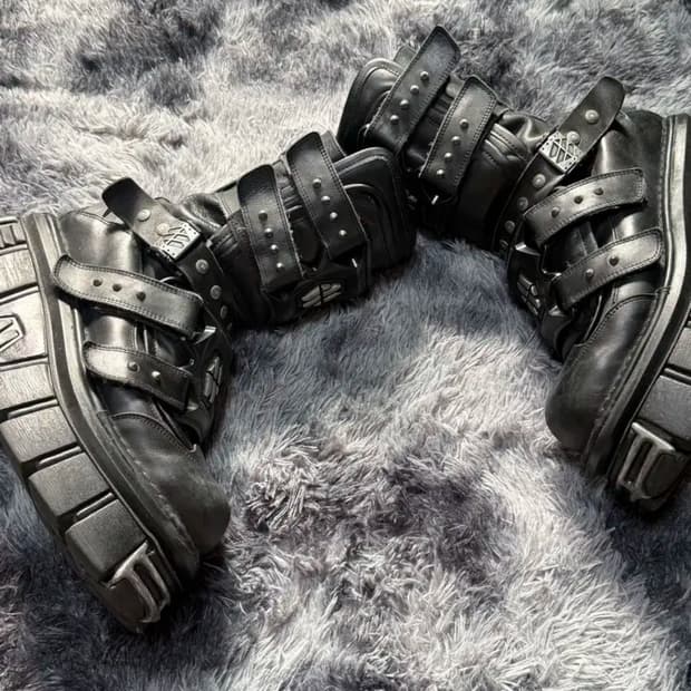 (급처) 뉴락 부츠 44