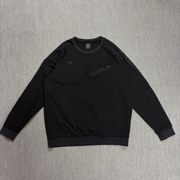 (110)미즈노 블랙 맨투맨