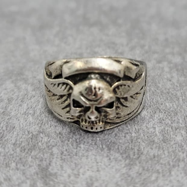 vintage skull ring