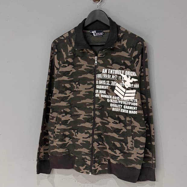 Center Clease 카모플라쥬 집업 자켓