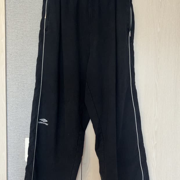 발렌시아가 3b 트랙 스웻팬츠 L사이즈