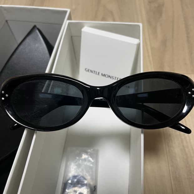 젠틀몬스터 코코아 블랙실버