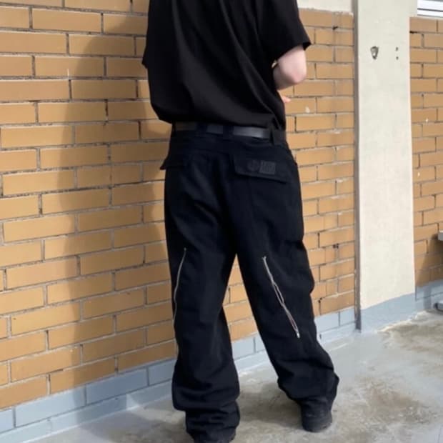새상품 플라스틱 프로덕트 Wave Zipper Pants